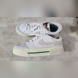 Nike Shoes Women size 6